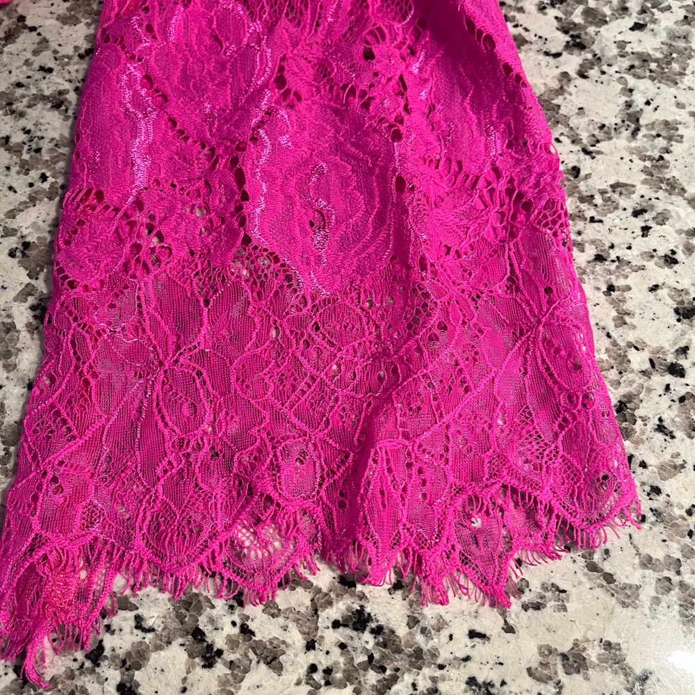 Pink eyelet top - Picture 10 of 11